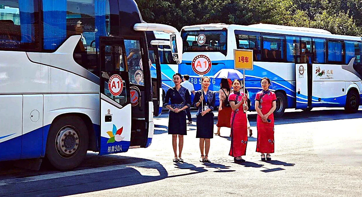 会务保障 · 会务现场服务实拍